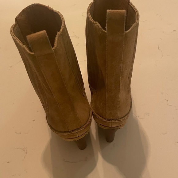 Tory Birch Lila Pull On Ankle Boot in Brown Suede Size 8.5 - Picture 6 of 7